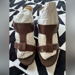 AK Anne Klein I-Flex Chocolate Brown Heels Sandals New Silver Buckle Bedel 7.5 👡